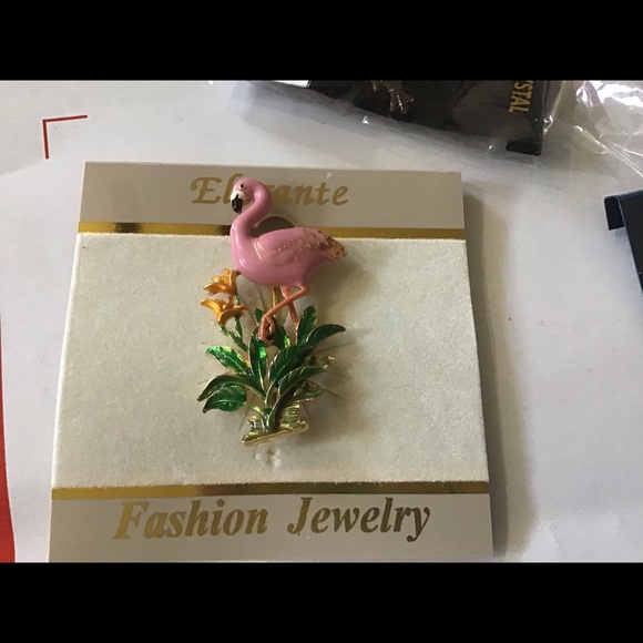 New 2” pink flamingo pin, brooch, jewelry - Picture 1 of 1